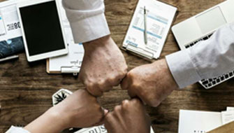 蘭州立正企業(yè)管理咨詢(xún)有限公司創(chuàng)辦于2007年，定位于提供各類(lèi)企業(yè)所需的咨詢(xún)和培訓(xùn)服務(wù)。

給予客戶(hù)高質(zhì)量的服務(wù)于高價(jià)值的回報(bào)，將自身打造成為“鷹的個(gè)人，雁的團(tuán)隊(duì)”的專(zhuān)業(yè)培訓(xùn)機(jī)構(gòu)。

公司基于對(duì)本土企業(yè)的深刻理解，以服務(wù)企業(yè)為宗旨，以專(zhuān)注、專(zhuān)業(yè)為向?qū)?，向企業(yè)提供具有針對(duì)性的培訓(xùn)。