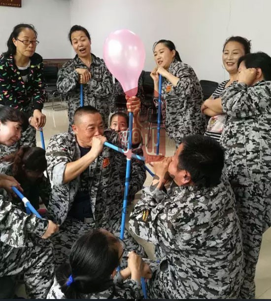 培訓快訊培訓時間：6月14日培訓單位：某甘肅集團蘭州配送有限公司培訓課程：拓展培訓人數：35人、觀摩4人蘭州拓展培訓蘭州企業(yè)培訓