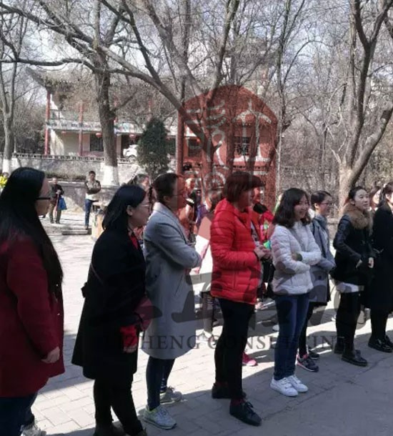 培訓(xùn)快訊培訓(xùn)時(shí)間：3月8日培訓(xùn)單位：某銀行培訓(xùn)課程：定向越野培訓(xùn)人數(shù)：80人、觀摩人員1人蘭州企業(yè)培訓(xùn)